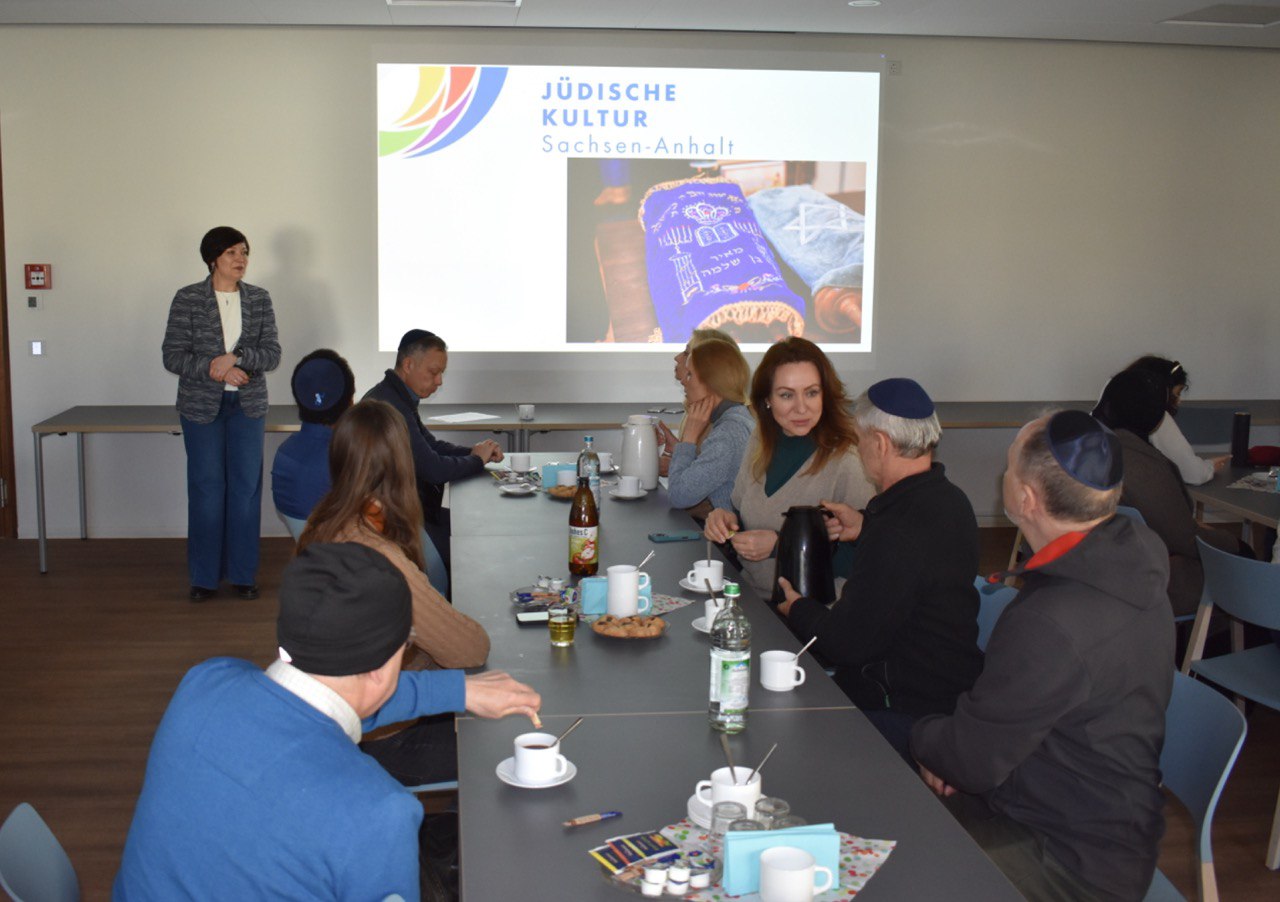 Interkulturelle Begegnung mit jüdischer Kultur und Geschichte in der Magdeburger Synagoge